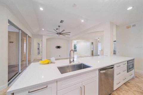 House in Lakewood Ranch, Florida 3 bedrooms, 201.6 sq.m. № 2396300 - photo 19