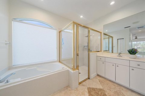 House in Lakewood Ranch, Florida 3 bedrooms, 201.6 sq.m. № 2396300 - photo 28