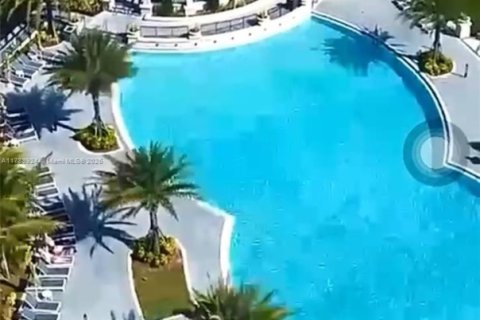 Condo in Doral, Florida, 2 bedrooms  № 1744014 - photo 18