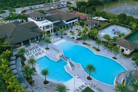 Condo in Doral, Florida, 2 bedrooms  № 1744014 - photo 17