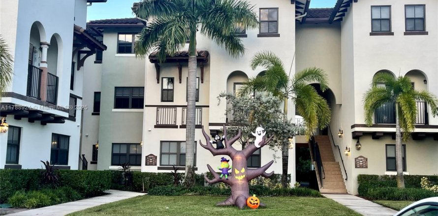 Condo in Doral, Florida, 2 bedrooms № 1744014