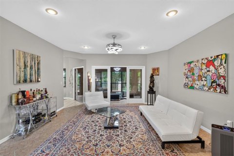 Villa ou maison à louer à Gainesville, Floride: 4 chambres, 277.41 m2 № 2418806 - photo 9