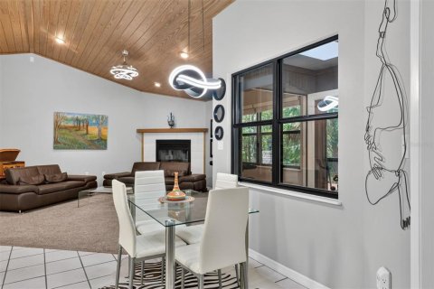 Villa ou maison à louer à Gainesville, Floride: 4 chambres, 277.41 m2 № 2418806 - photo 25