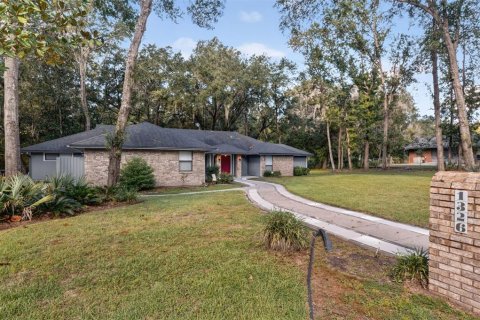 Villa ou maison à louer à Gainesville, Floride: 4 chambres, 277.41 m2 № 2418806 - photo 2