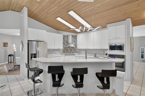 Villa ou maison à louer à Gainesville, Floride: 4 chambres, 277.41 m2 № 2418806 - photo 30