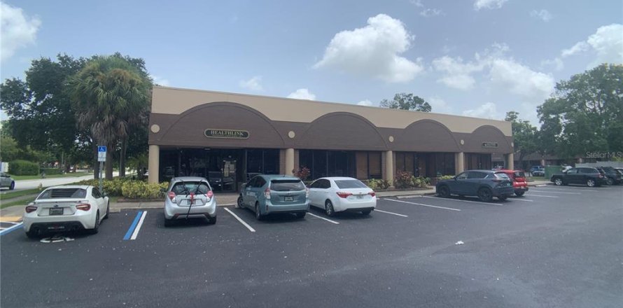 Commercial property in Largo, Florida 329.8 sq.m. № 214406