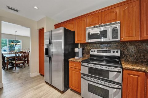 House in Cooper City, Florida 4 bedrooms, 161.65 sq.m. № 1667787 - photo 27