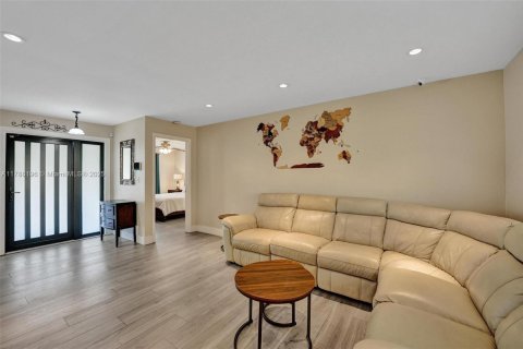 House in Cooper City, Florida 4 bedrooms, 161.65 sq.m. № 1667787 - photo 12