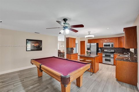 House in Cooper City, Florida 4 bedrooms, 161.65 sq.m. № 1667787 - photo 23