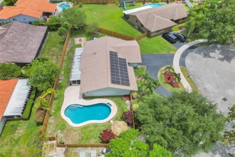 House in Cooper City, Florida 4 bedrooms, 161.65 sq.m. № 1667787 - photo 6