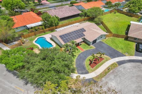 House in Cooper City, Florida 4 bedrooms, 161.65 sq.m. № 1667787 - photo 7