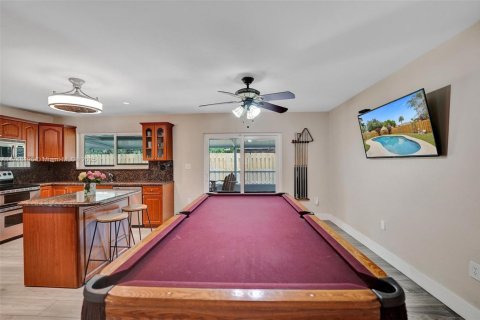 House in Cooper City, Florida 4 bedrooms, 161.65 sq.m. № 1667787 - photo 22