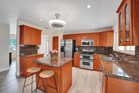 House in Cooper City, Florida 4 bedrooms, 161.65 sq.m. № 1667787 - photo 24