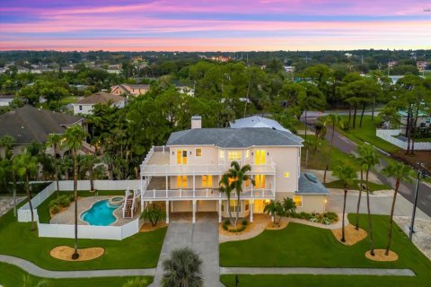 Casa en Palm Harbor, Florida 4 dormitorios, 309.74 m2 № 2280455