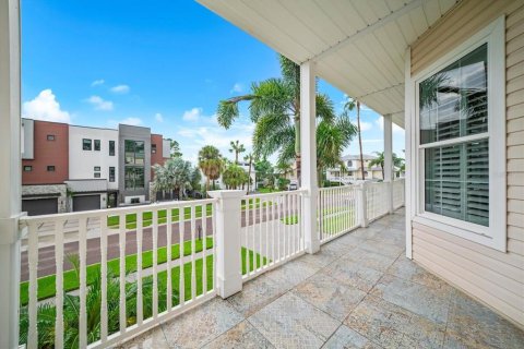 House in Palm Harbor, Florida 4 bedrooms, 309.74 sq.m. № 2280455 - photo 29