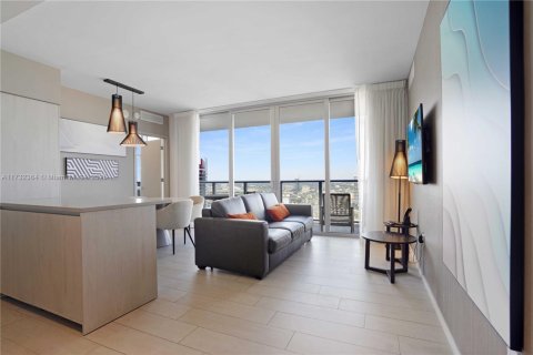Condo in Hollywood, Florida, 3 bedrooms  № 1936515 - photo 2