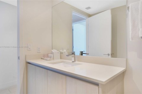 Condo in Hollywood, Florida, 3 bedrooms  № 1936515 - photo 27