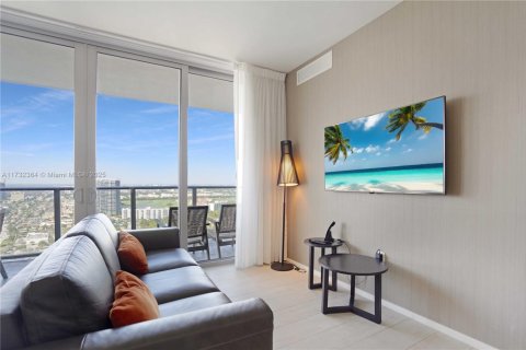 Condo in Hollywood, Florida, 3 bedrooms  № 1936515 - photo 9