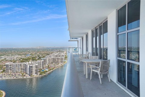 Condo in Hollywood, Florida, 3 bedrooms  № 1936515