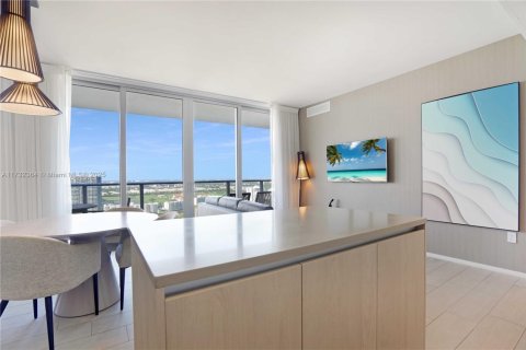 Condo in Hollywood, Florida, 3 bedrooms  № 1936515 - photo 7