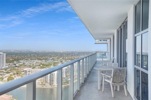 Condo in Hollywood, Florida, 3 bedrooms  № 1936515 - photo 28