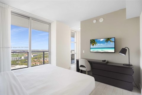 Condo in Hollywood, Florida, 3 bedrooms  № 1936515 - photo 17