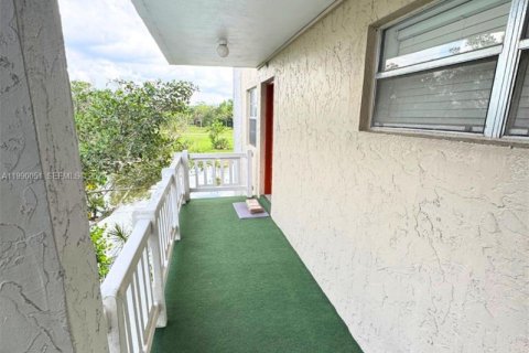 Copropriété à vendre à Lauderhill, Floride: 2 chambres, 99.41 m2 № 2056899 - photo 19