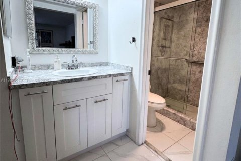 Copropriété à vendre à Lauderhill, Floride: 2 chambres, 99.41 m2 № 2056899 - photo 13