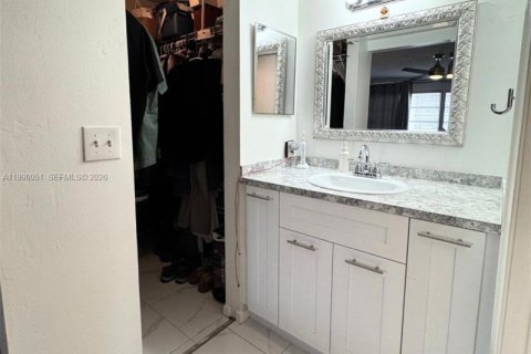 Copropriété à vendre à Lauderhill, Floride: 2 chambres, 99.41 m2 № 2056899 - photo 11
