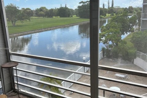 Copropriété à vendre à Lauderhill, Floride: 2 chambres, 99.41 m2 № 2056899 - photo 2