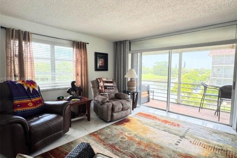 Copropriété à vendre à Lauderhill, Floride: 2 chambres, 99.41 m2 № 2056899 - photo 7