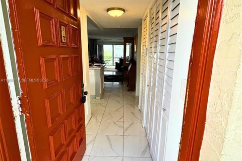 Copropriété à vendre à Lauderhill, Floride: 2 chambres, 99.41 m2 № 2056899 - photo 14