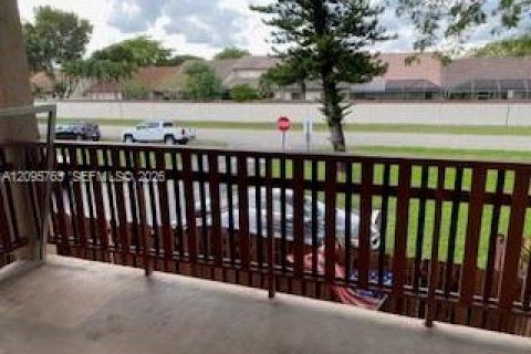 Copropriété à louer à Miami, Floride: 1 chambre, 68.38 m2 № 2385308 - photo 3
