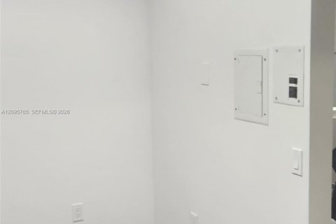 Copropriété à louer à Miami, Floride: 1 chambre, 68.38 m2 № 2385308 - photo 14
