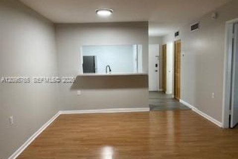 Condominio en Miami, Florida, 1 dormitorio  № 2385308