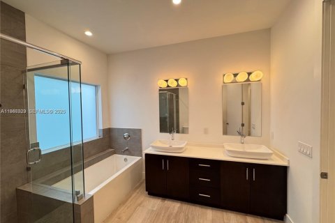 Villa ou maison à louer à Miami, Floride: 3 chambres, 222.97 m2 № 2002876 - photo 18