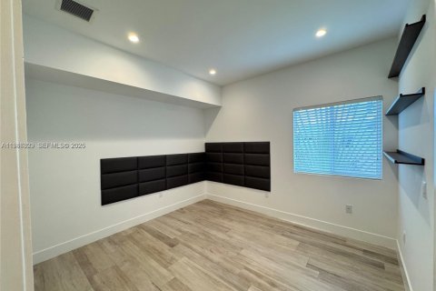 Villa ou maison à louer à Miami, Floride: 3 chambres, 222.97 m2 № 2002876 - photo 26