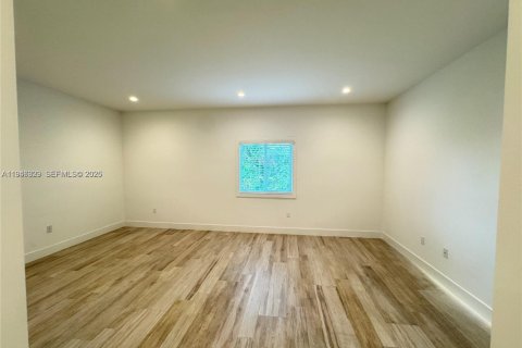 Villa ou maison à louer à Miami, Floride: 3 chambres, 222.97 m2 № 2002876 - photo 20