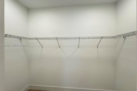 Villa ou maison à louer à Miami, Floride: 3 chambres, 222.97 m2 № 2002876 - photo 19