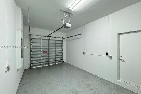 Villa ou maison à louer à Miami, Floride: 3 chambres, 222.97 m2 № 2002876 - photo 14