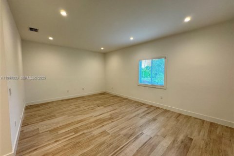 Villa ou maison à louer à Miami, Floride: 3 chambres, 222.97 m2 № 2002876 - photo 21