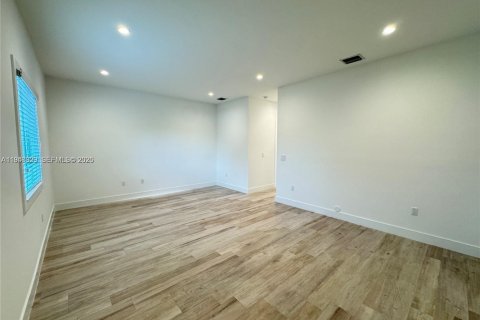 Villa ou maison à louer à Miami, Floride: 3 chambres, 222.97 m2 № 2002876 - photo 23