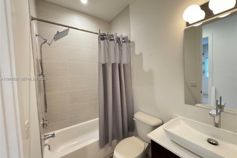 Villa ou maison à louer à Miami, Floride: 3 chambres, 222.97 m2 № 2002876 - photo 29
