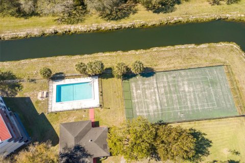 Copropriété à vendre à Miami, Floride: 2 chambres, 108.7 m2 № 2024761 - photo 24