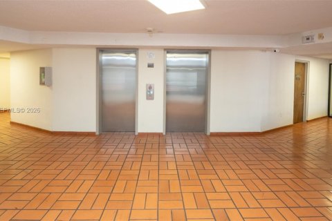 Copropriété à vendre à Miami, Floride: 2 chambres, 108.7 m2 № 2024761 - photo 16