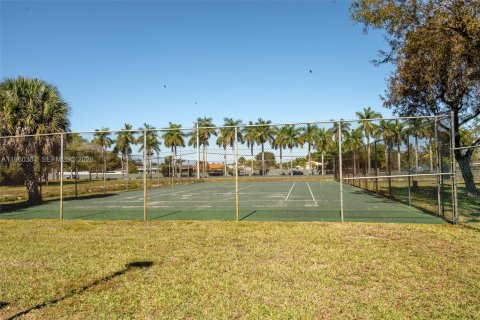 Copropriété à vendre à Miami, Floride: 2 chambres, 108.7 m2 № 2024761 - photo 20