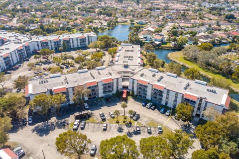 Copropriété à vendre à Miami, Floride: 2 chambres, 108.7 m2 № 2024761 - photo 23