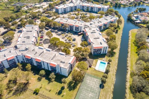 Copropriété à vendre à Miami, Floride: 2 chambres, 108.7 m2 № 2024761 - photo 26