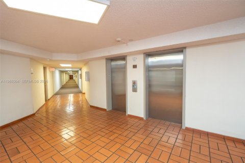 Copropriété à vendre à Miami, Floride: 2 chambres, 108.7 m2 № 2024761 - photo 18