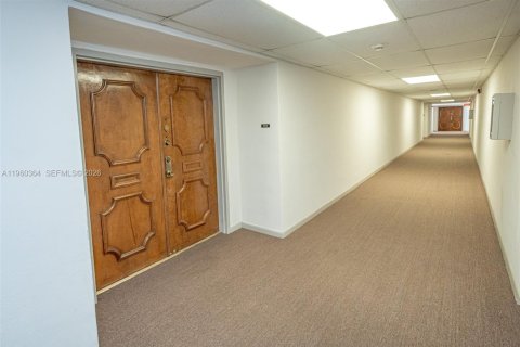 Copropriété à vendre à Miami, Floride: 2 chambres, 108.7 m2 № 2024761 - photo 15